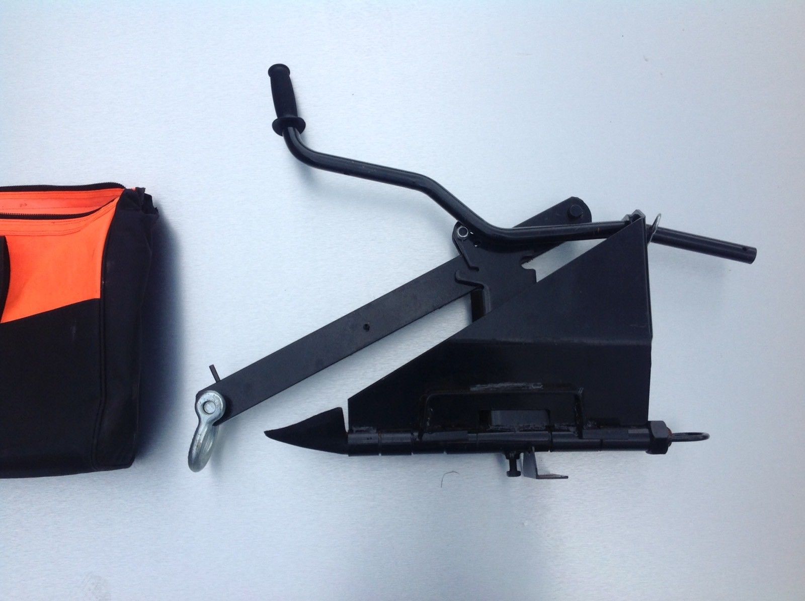 10,000LB Ground Anchor Winch Recovery LR Challenge