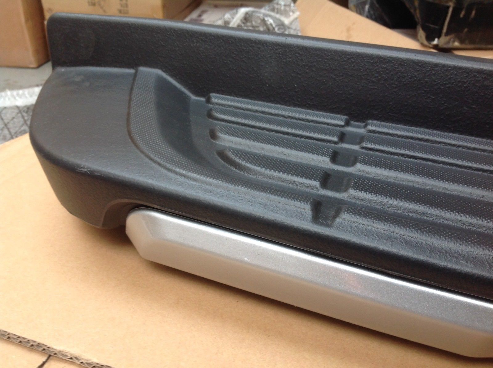 20122019 Ford Ranger Side Steps Silver / Black LR Challenge