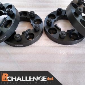 30mm Hub centric wheel spacers 5×165 to fit Land Rover Defender & Discovery 200 300