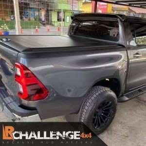 Black heavy duty Roller shutter cover with lock to fit Hilux 2015-2022 tonneau